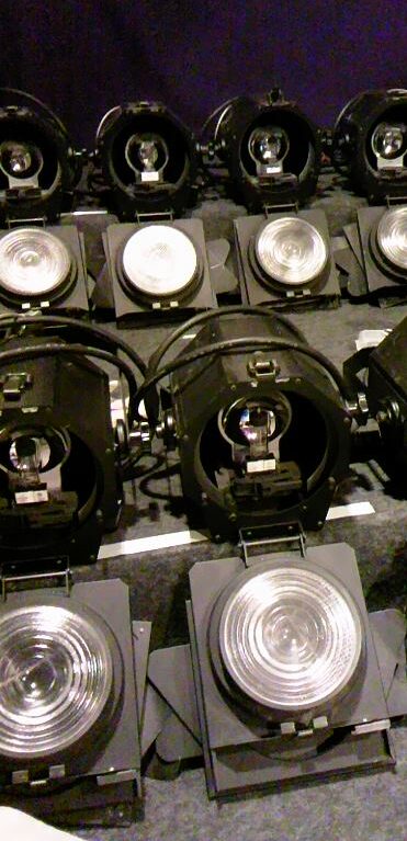 松村電機 FS-6 500Wフレネルレンズスポットライト | 照明機材の盛り合わせ